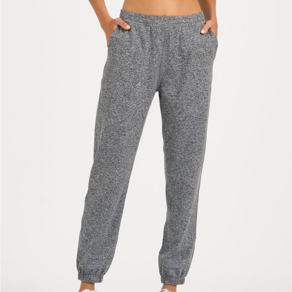 Vuori boyfriend joggers